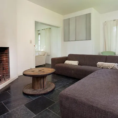 Vakantiehuis With Billiards Table Tennis And Collection Of Modern Art In A Rural Setting *